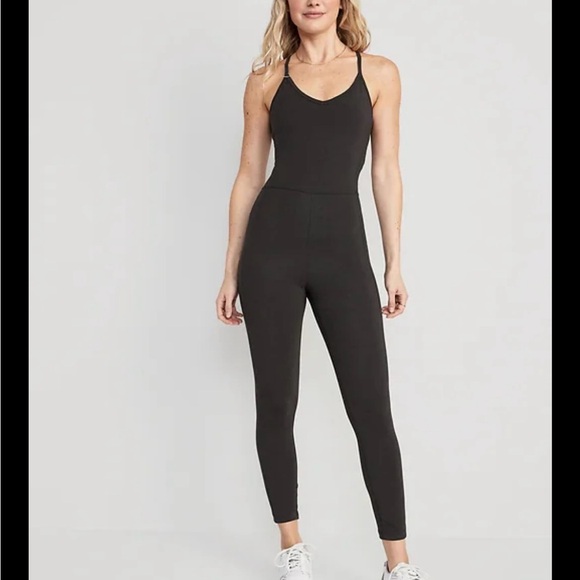 Old Navy Black Streamlined Jumpsuit with Scoop Neckline - Picture 1 of 4